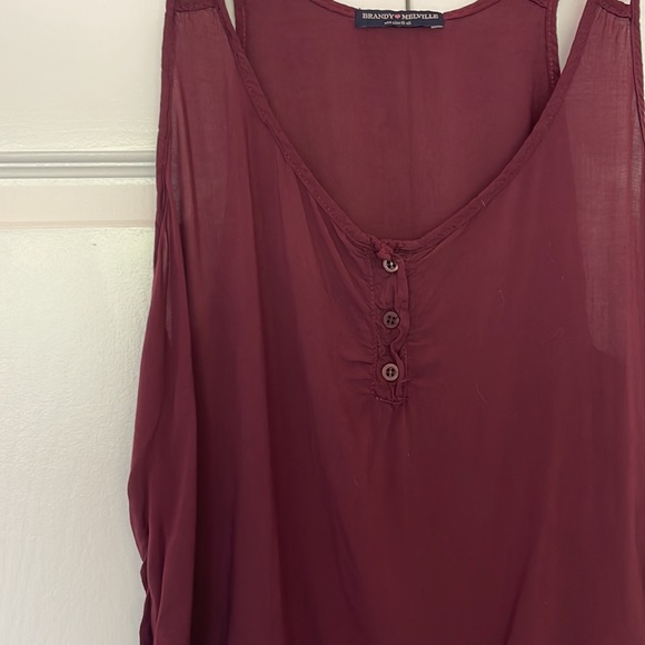 Double strap button front crop tank in maroon. NEVER WORN! - Picture 2 of 3